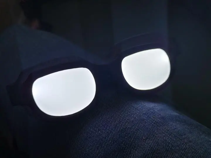 Anime-Inspired Reflective Glasses – Glare-Enhanced Cosplay Eyewear 1