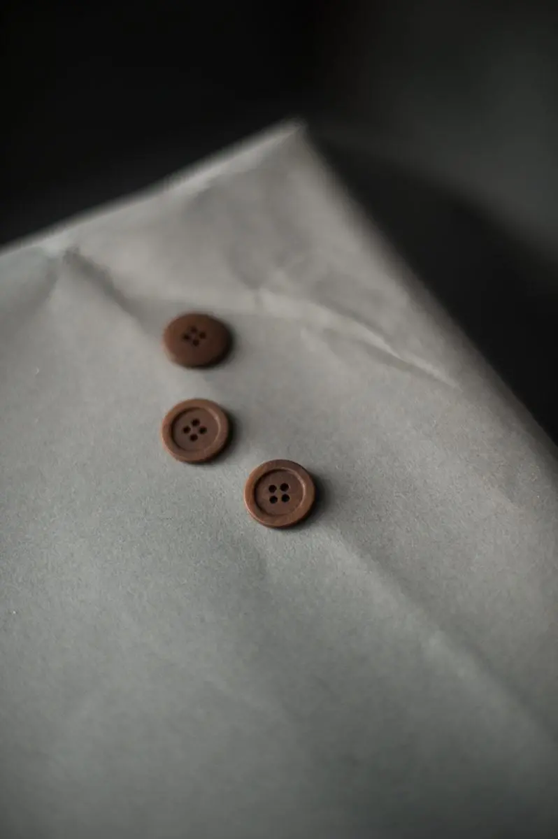 Corozo Button Set – Natural Plant-Based Buttons (15Mm & 20Mm), Merchant & Mills 1