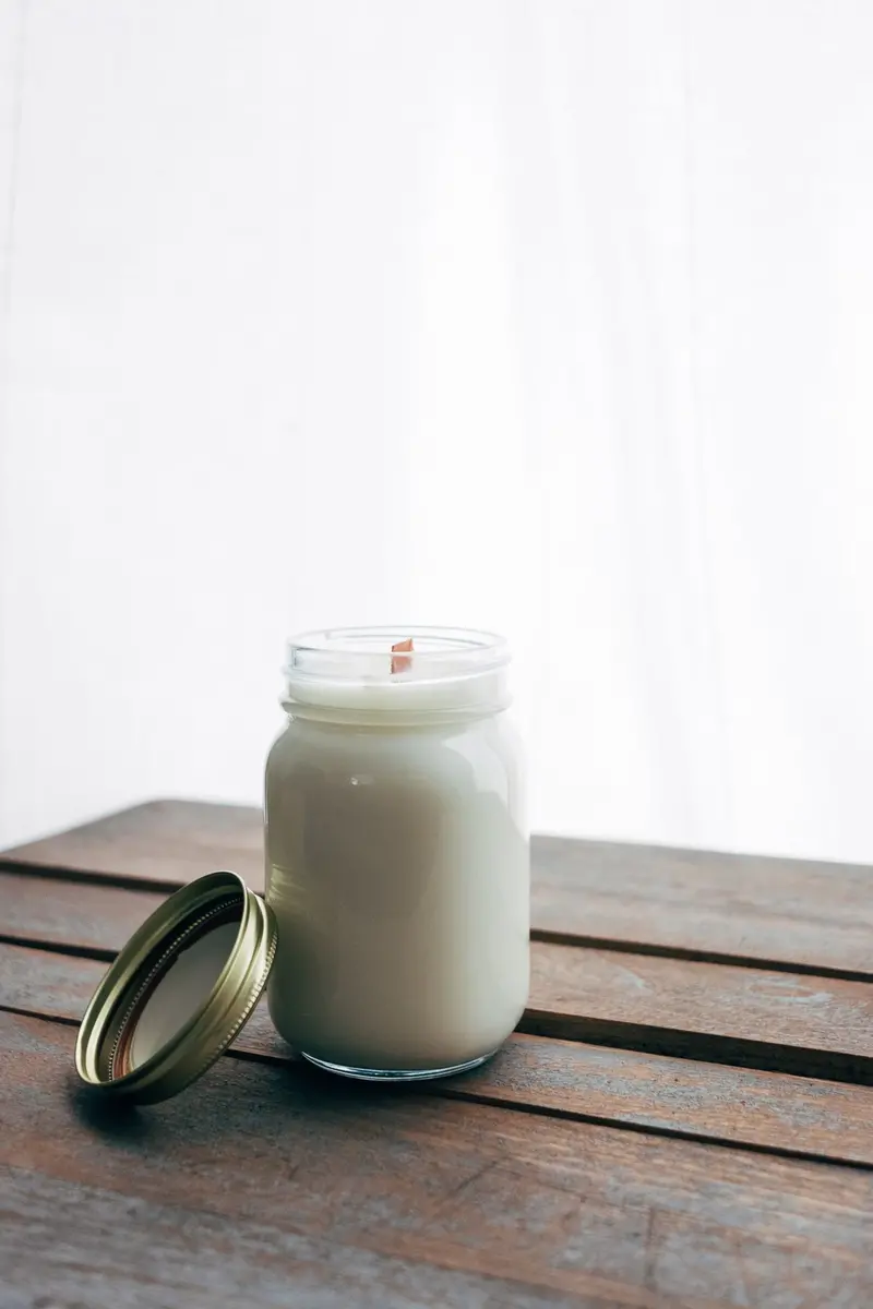 High-Resolution Candle Lifestyle Photo 1