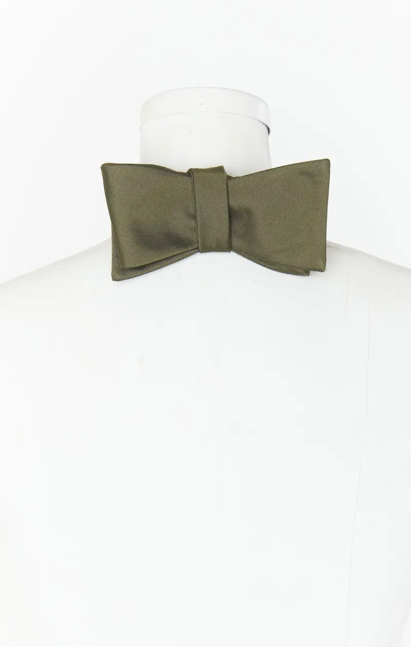 Josh Solid Bow Tie In Rich Olive 1