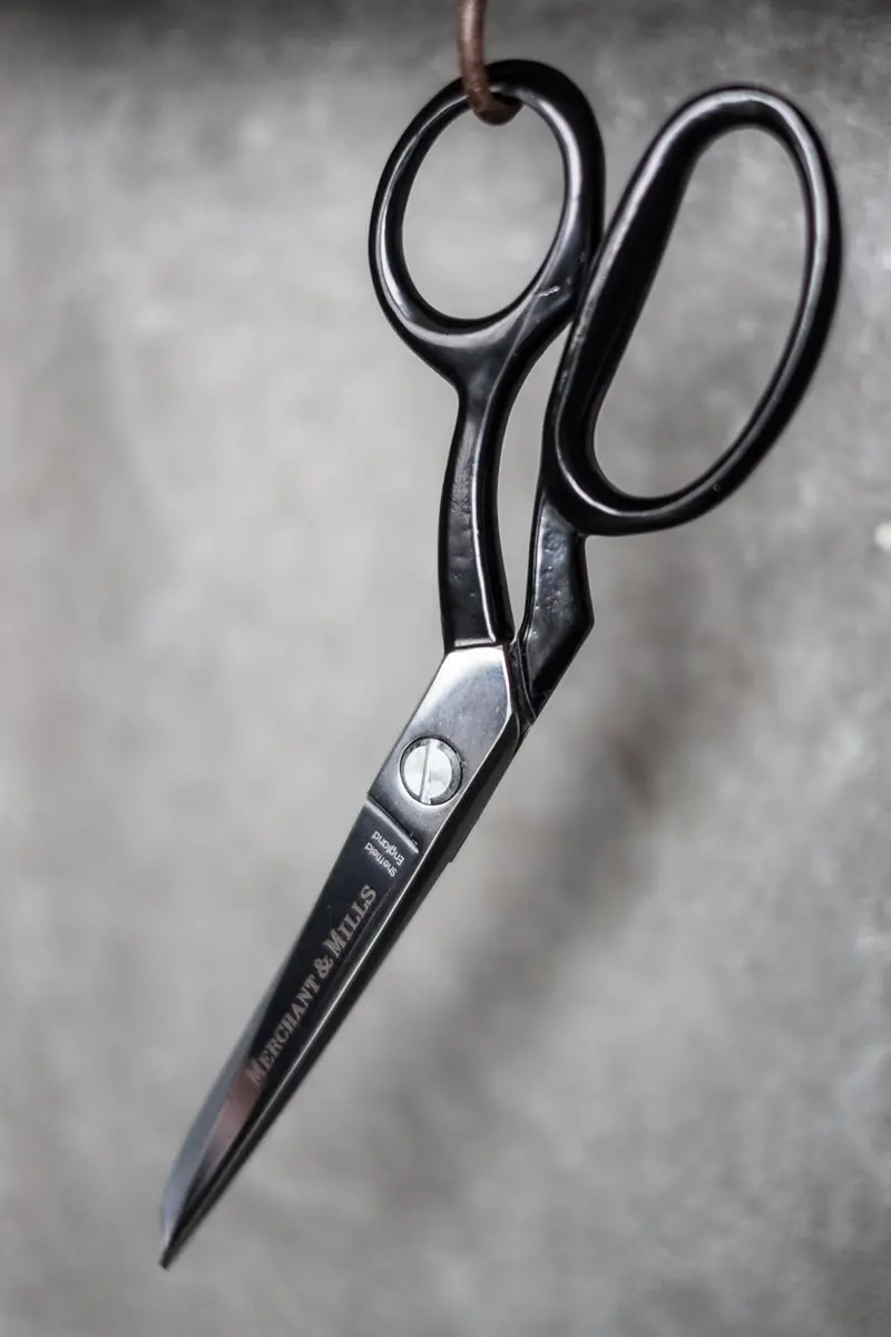 Merchant & Mills Heavy-Duty 10-Inch Tailor’S Scissors 1