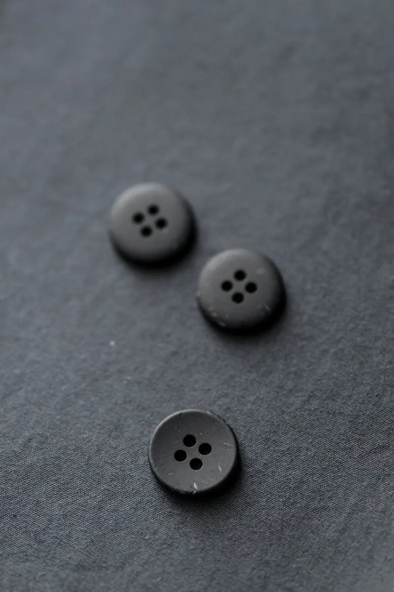 Merchant & Mills Inky Speckled Recycled Button – 18Mm, Deep Blue-Grey Hue 1