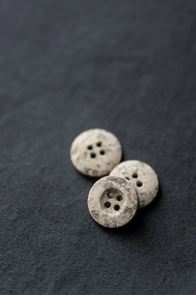 Merchant & Mills Metamorphic Recycled Resin Button – 18Mm, Textured Stone-Like Surface 1