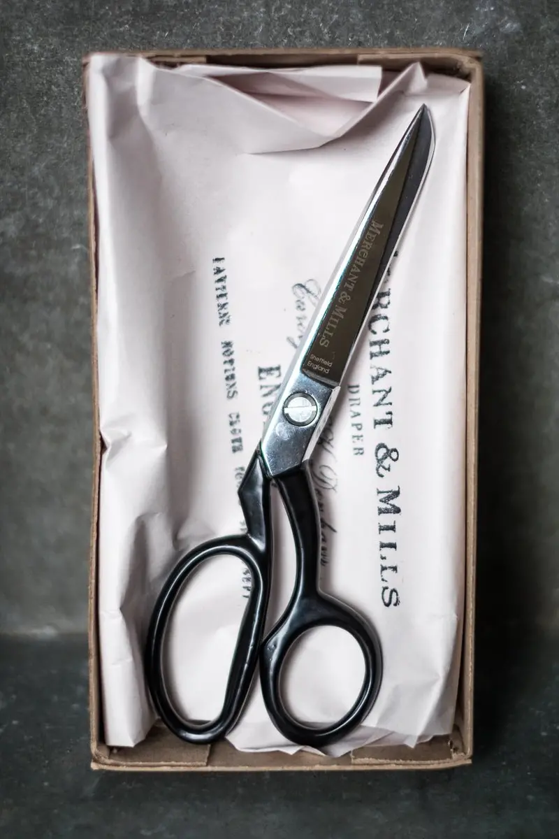 Merchant & Mills Professional 8-Inch Tailor’S Scissors 1