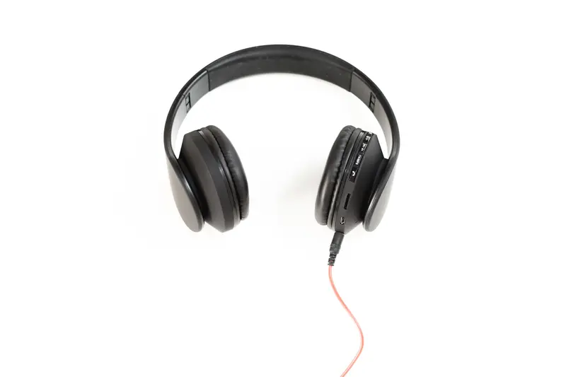 Premium Active Noise-Cancelling Headphones 1