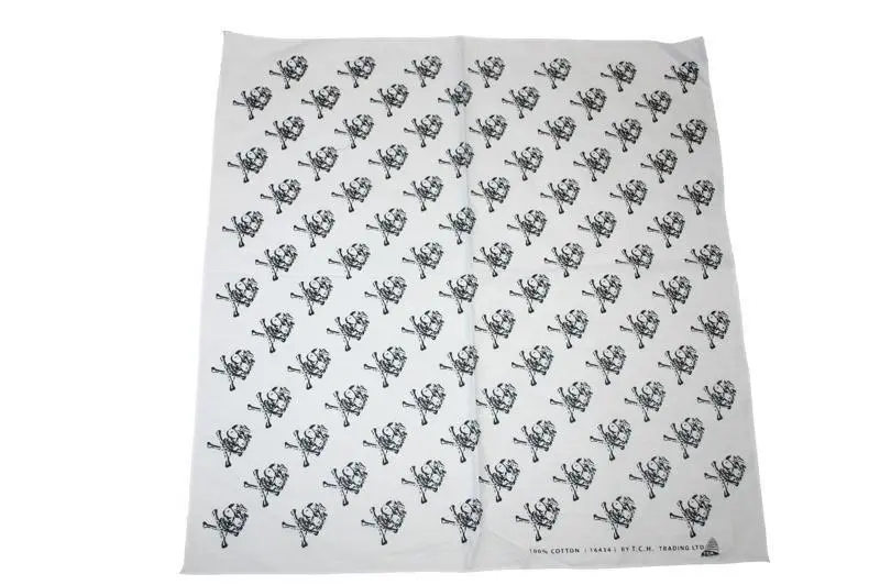 Square Skull-And-Crossbones Bandana – White Background 1