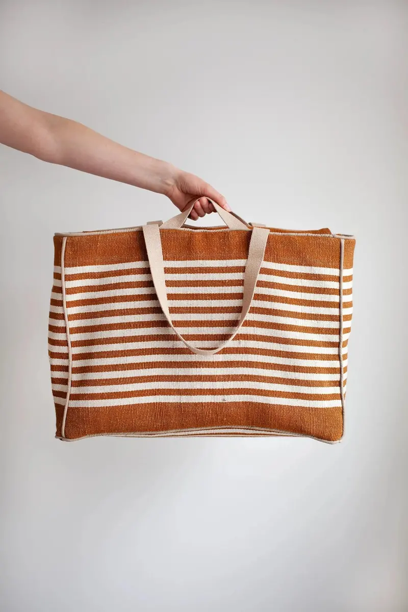 The Away Tote Bag Sewing Pattern – Pdf Download By Modern Sewing Co. 1