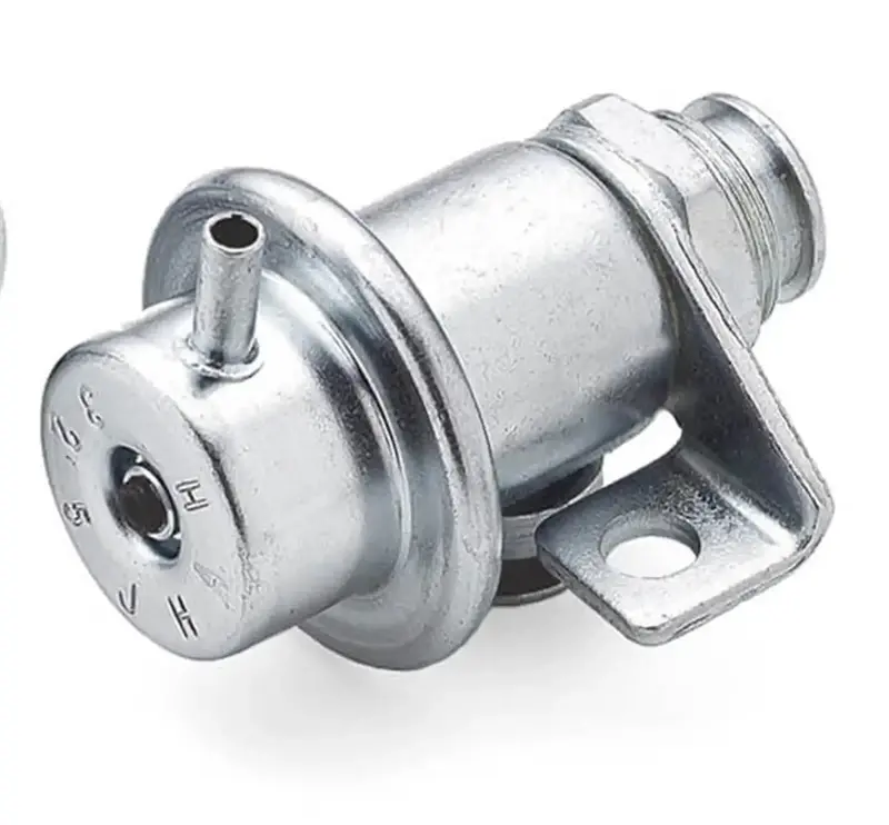 Accel 74566 Adjustable Fuel Pressure Regulator – Single-Body Design 1